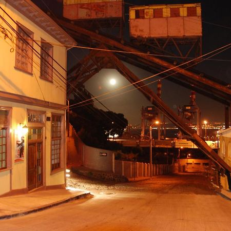 Hostal Recuerdos De Familia Valparaíso Εξωτερικό φωτογραφία