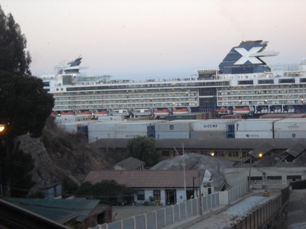 Hostal Recuerdos De Familia Bed and Breakfast Valparaíso Εξωτερικό φωτογραφία