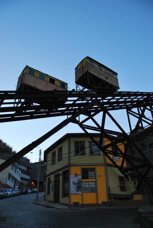 Hostal Recuerdos De Familia Bed and Breakfast Valparaíso Εξωτερικό φωτογραφία